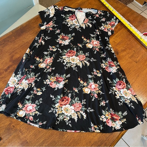 Vibe Sportswear black floral dress size 2X - Picture 1 of 7